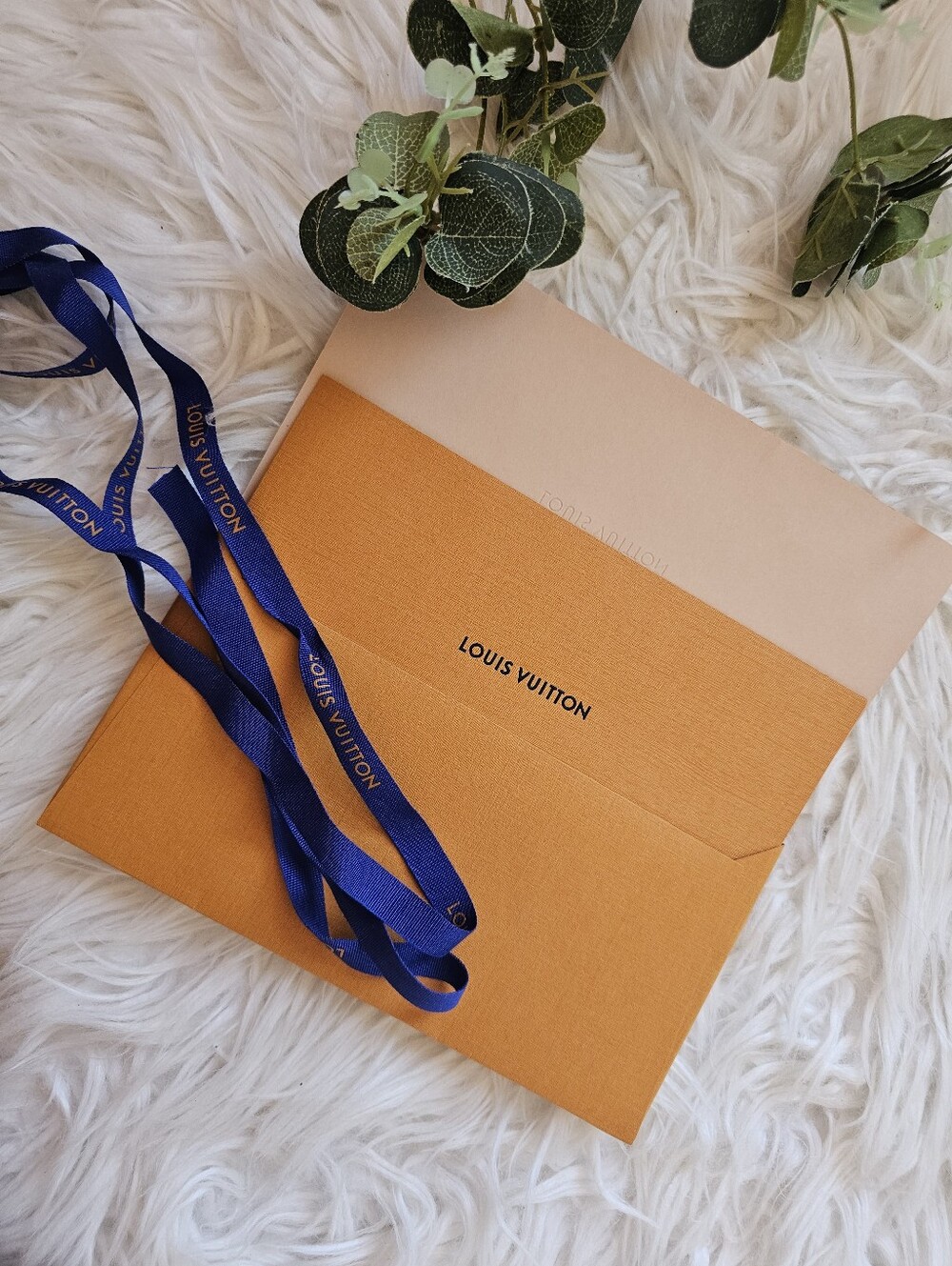 Louis Vuitton Gift Envelope, Card & Ribbon Set - Picture 8 of 11